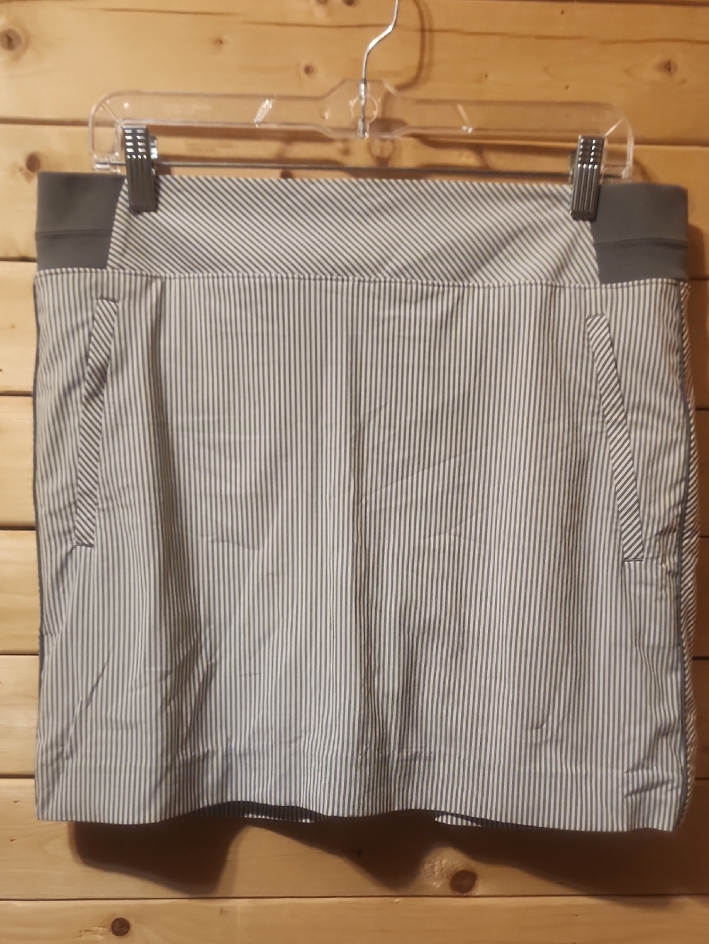 Womans Athleta Skirt Skort Size 12 NWOT